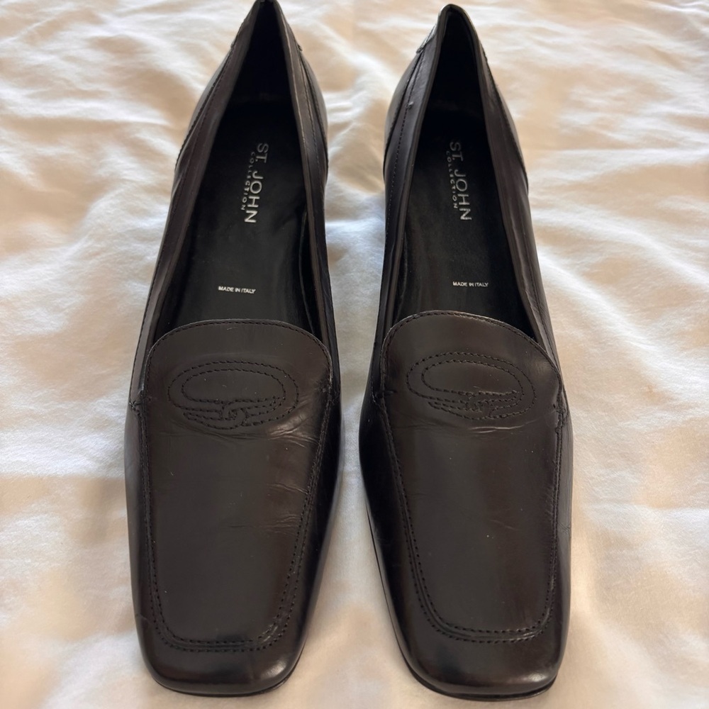 NWOB St. John Black Leather Women's Heeled Loafers -Sz 8.5